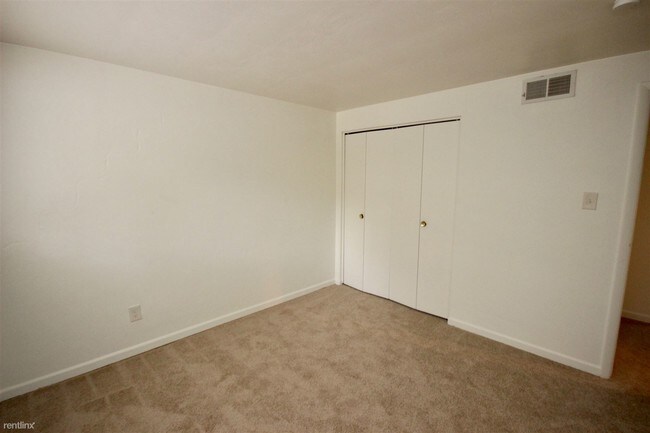 Building Photo - 2 br, 1 bath  - Laurel Gardens Apartments