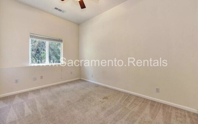 Building Photo - 3 br, 2.5 bath House - 567 Landis Circle