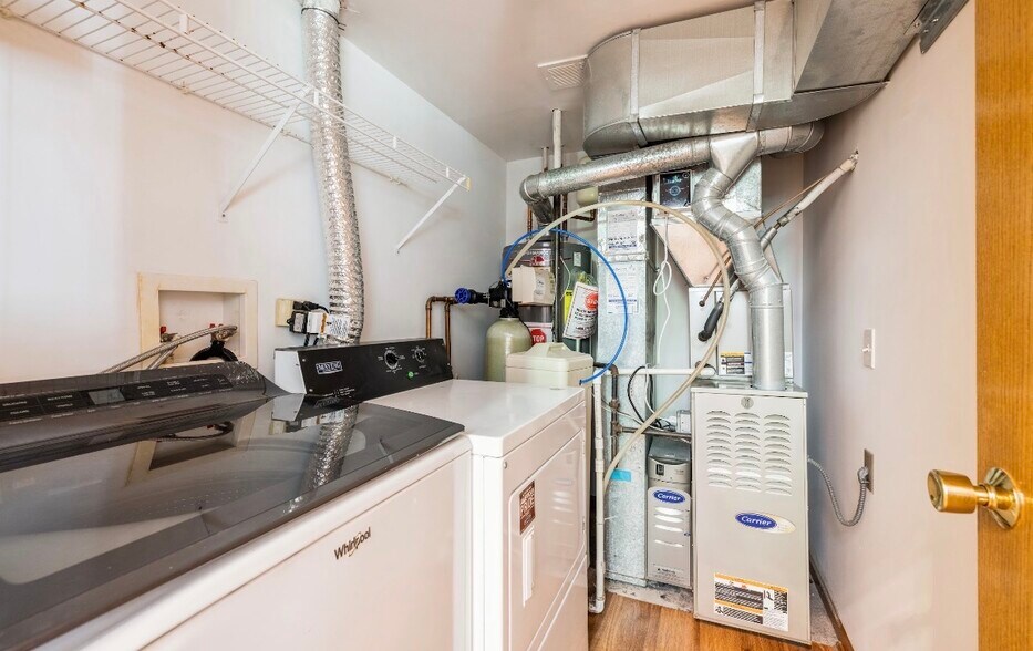 Building Photo - 2424 Dawson Ln