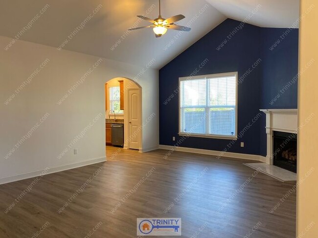 Building Photo - Bonus Room Above Garage! Ask about our Sec...