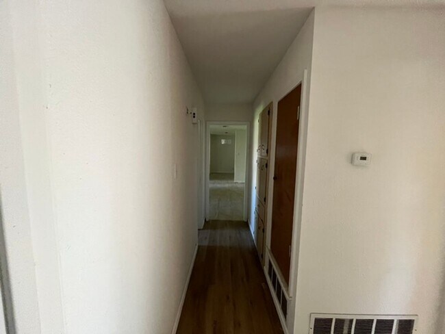 Building Photo - 1700 Standridge St