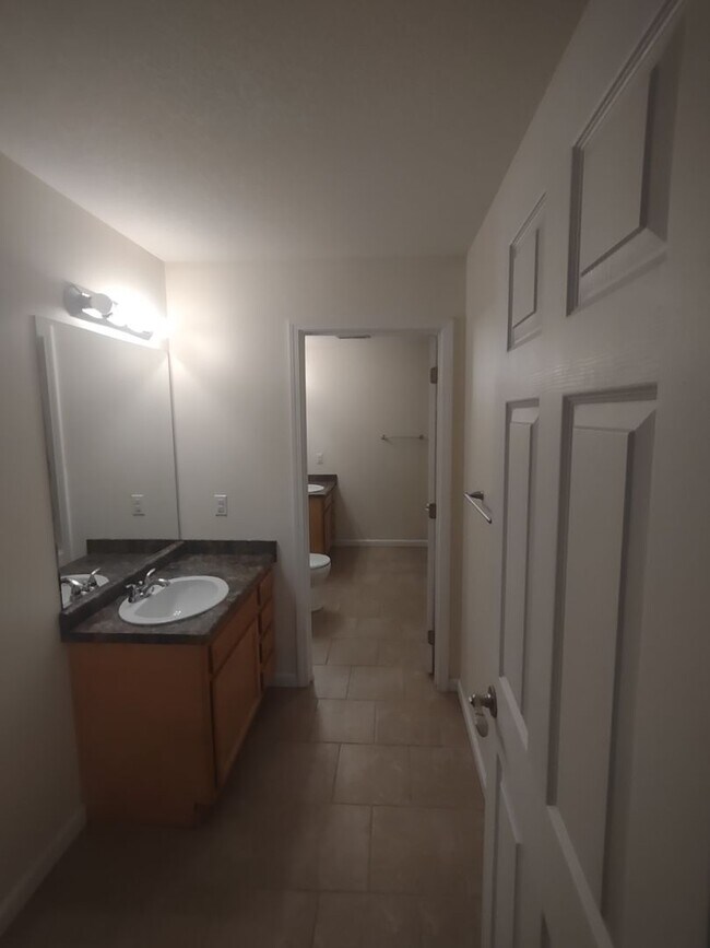 Building Photo - Center Duplex 2 Bed 1.5 Bath Benton KY