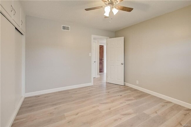 Building Photo - 1242 E Everett Pl