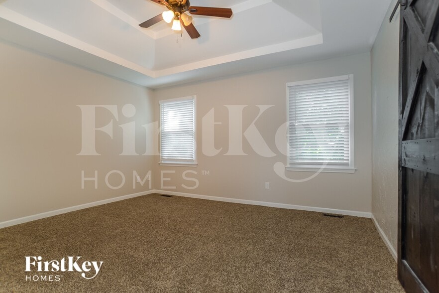 Building Photo - 8705 N Wayland Ave