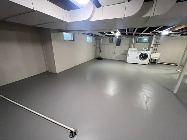 Building Photo - 9240 S 87th Ct