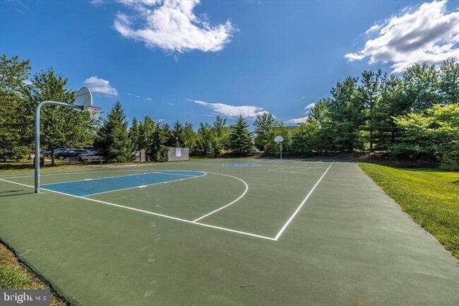 Building Photo - 8627 Satinwood Dr