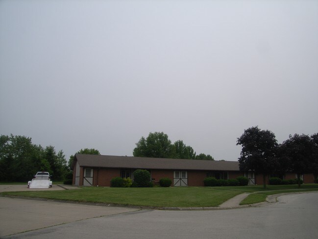 Building Photo - Farmview Apartments