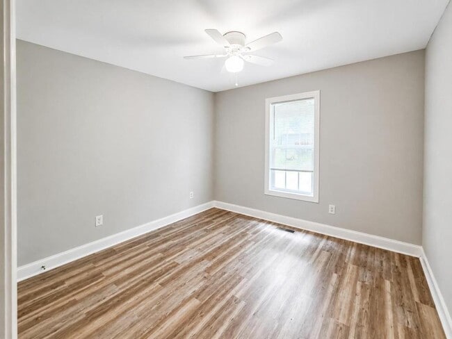 Building Photo - 619 Flynwood Pl SW