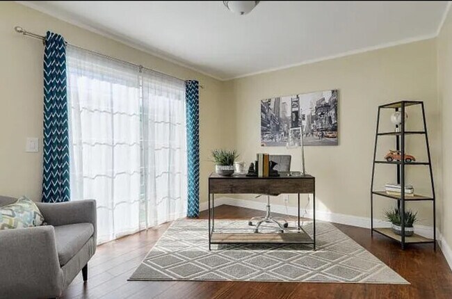 Building Photo - 1004 Airport Blvd