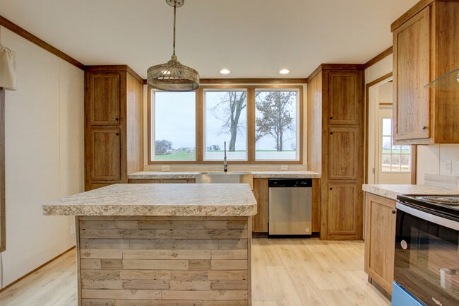 Building Photo - 295 Seays Rd