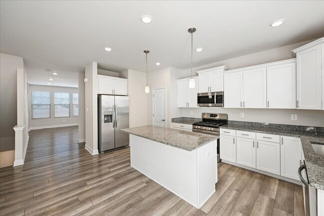 Building Photo - 1 month free with 24-month lease! Attracti...