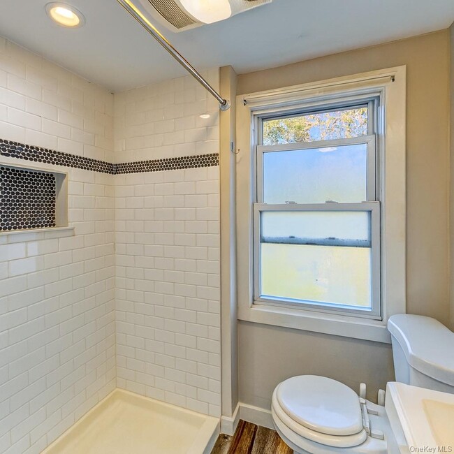 Building Photo - 12 Sayer St