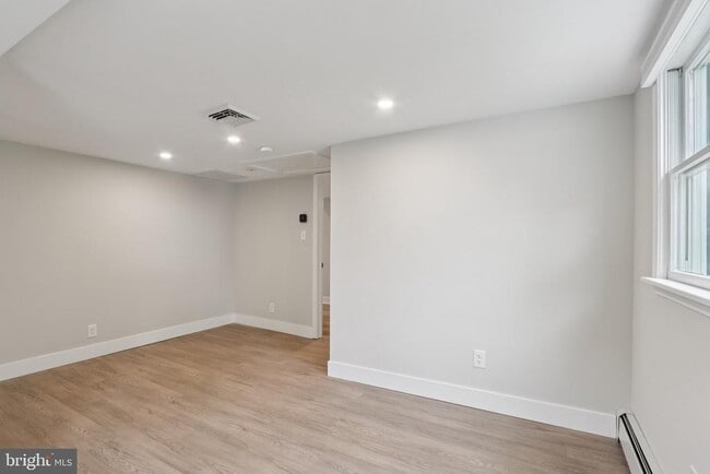 Building Photo - 2774 Woodland Ave
