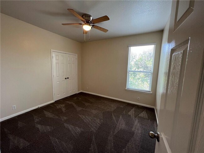 Building Photo - 2400 Allred Dr