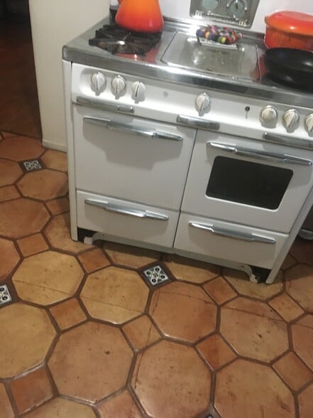 Building Photo - 2257 Fair Oak View Ter