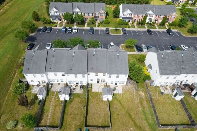 Building Photo - 907 Dominion Townes Ct