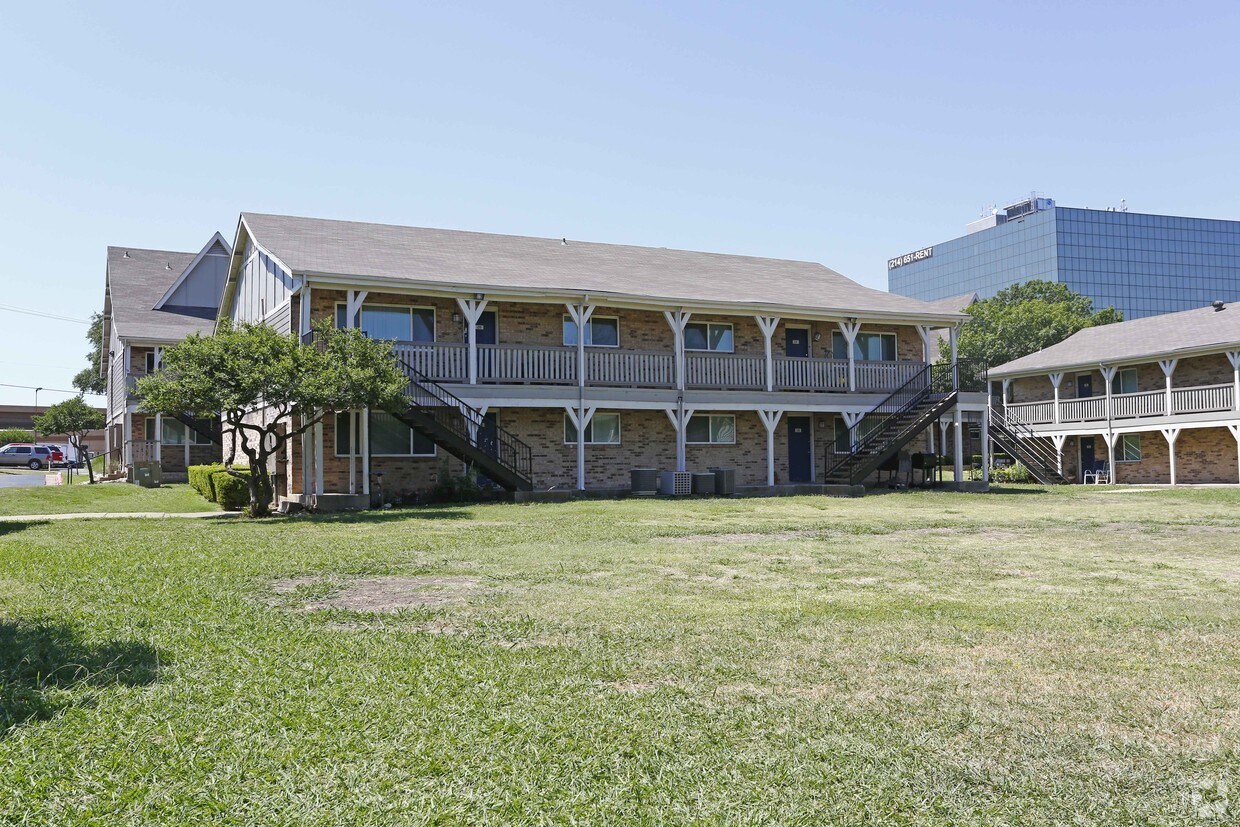 Villa Creek Farmers Branch