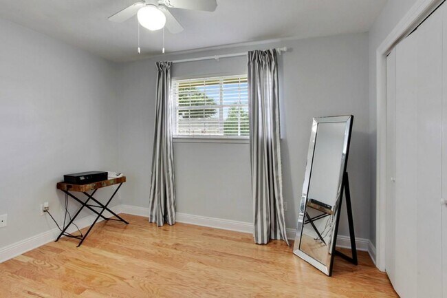 Building Photo - 1213 Neyrey Dr