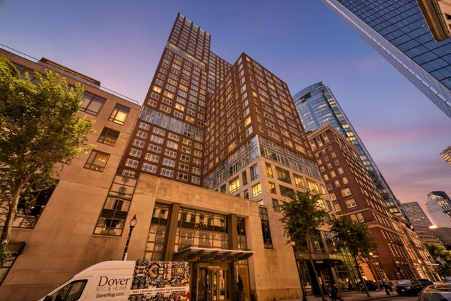 Building Photo - 400 Stuart St