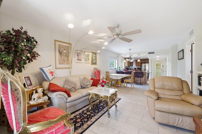 Building Photo - 367 S Federal Hwy