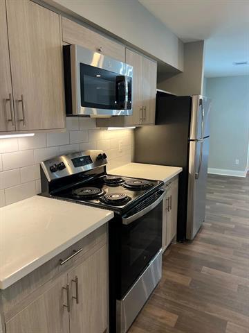 Building Photo - 8003 Woodway Dr