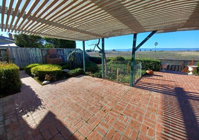 Building Photo - BEAUTIFUL TWO LEVEL 4BD/3BA HOME AVAILABLE IN NEWARK, CA !!!!!!