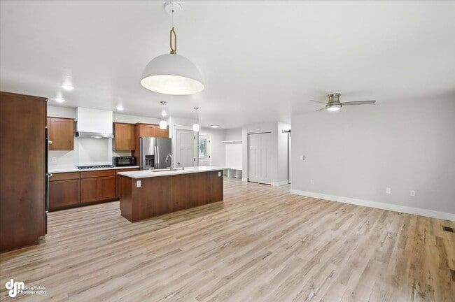 Building Photo - New & Upgraded 4BD Home!