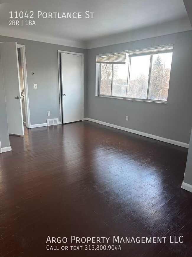 Upper Level Duplex for Rent 11042 Portlance Ave Detroit MI 48205