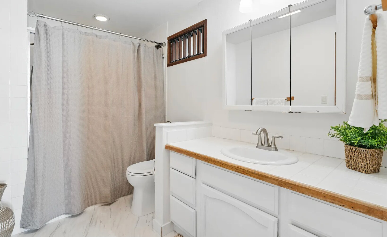 Building Photo - 77-6452-6452 Leilani St