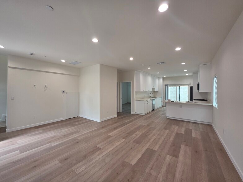 Building Photo - 6748 Ben Ave