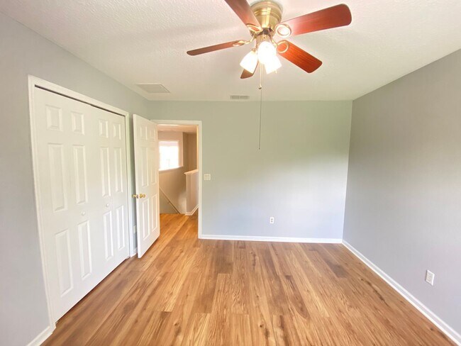 Building Photo - 5 bed / 2.5 bath Lake Nona Townhome!