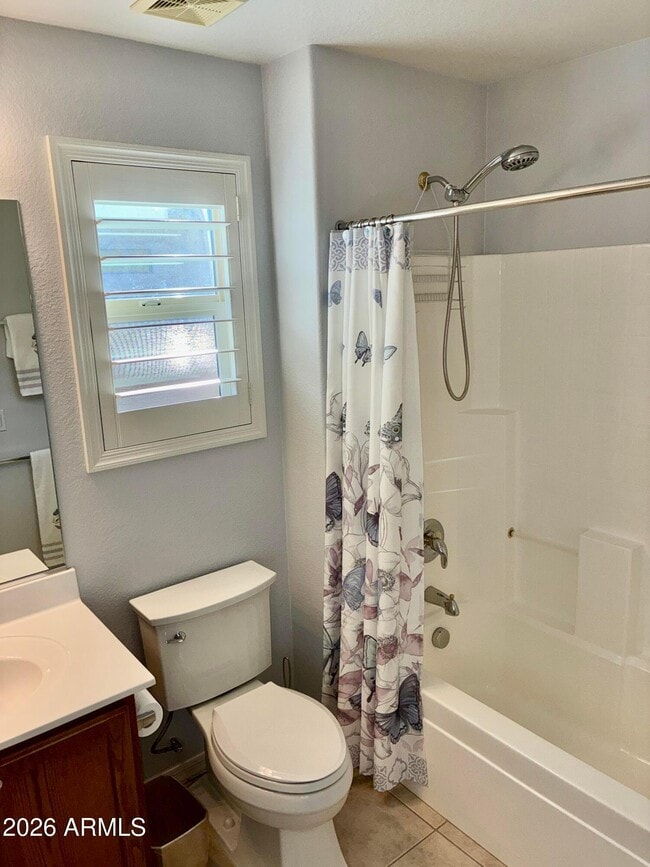 Building Photo - 3189 E Hazeltine Way