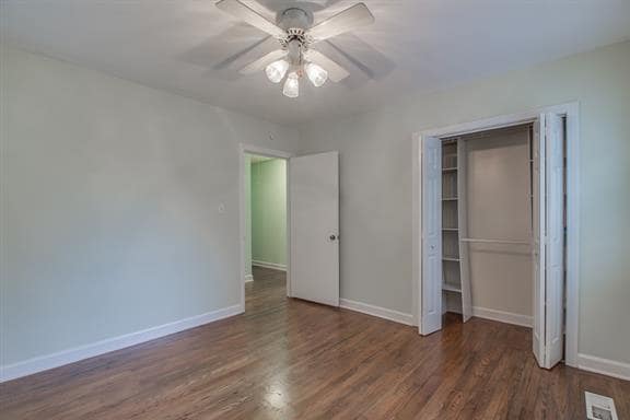 Building Photo - 520 Barrywood Dr