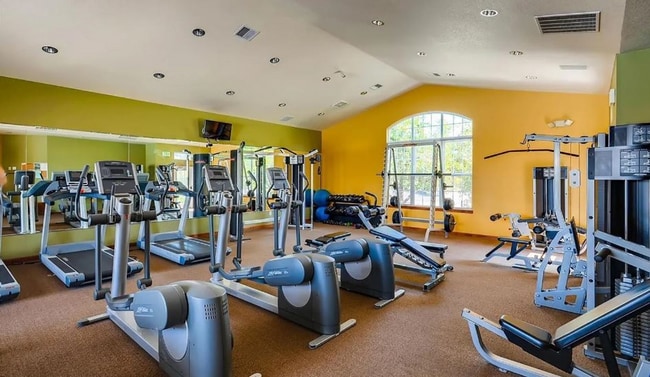 Building Photo - Top Floor Condo, Panoramic Mountain Views!