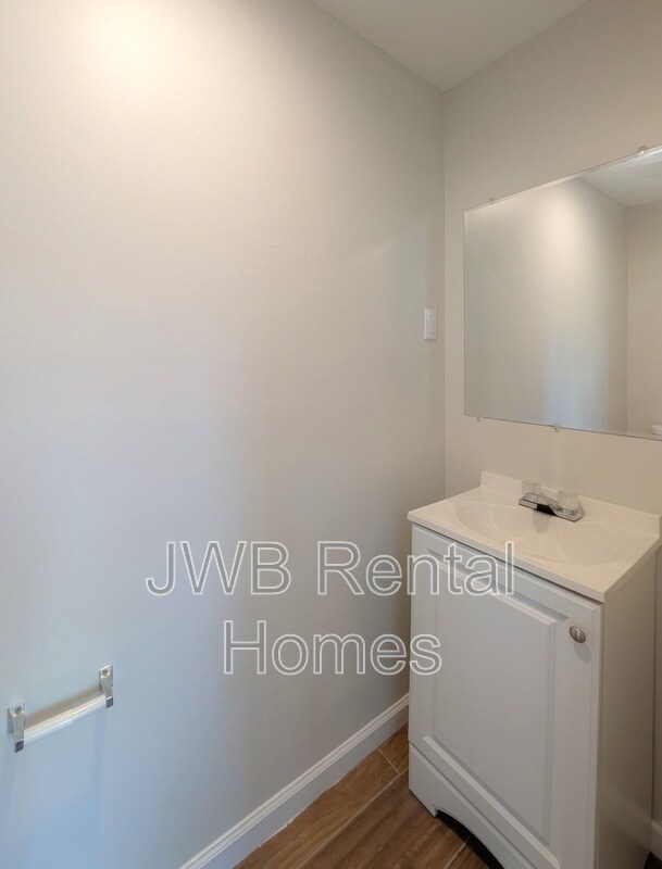 Building Photo - 3228 Myra St