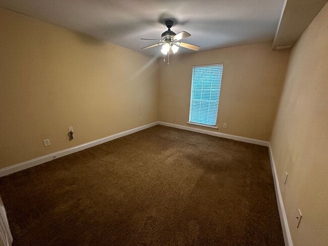 Building Photo - 2 BEDROOM PRE-LEASING FOR AUGUST 2026!