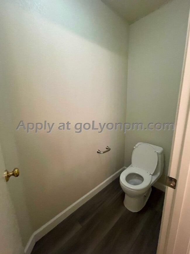 Building Photo - Charming 2BDRM 2.5BA with LOFT | Perfect Location near Folsom Premium Outlets & Lake Natoma!