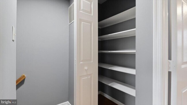 Building Photo - 2628 Deer Ridge Dr