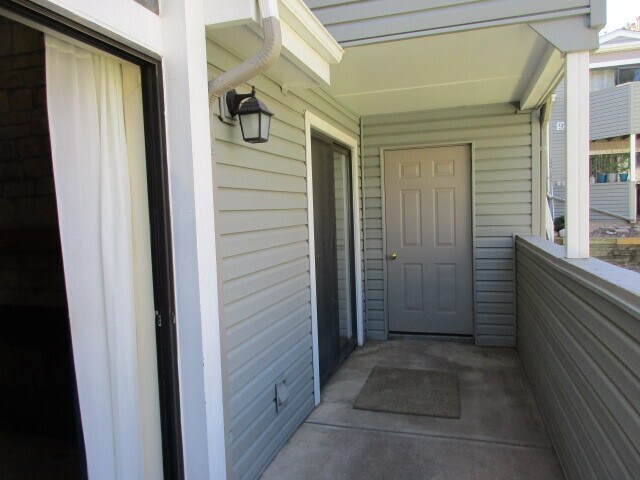 Building Photo - 921 S Zeno Way