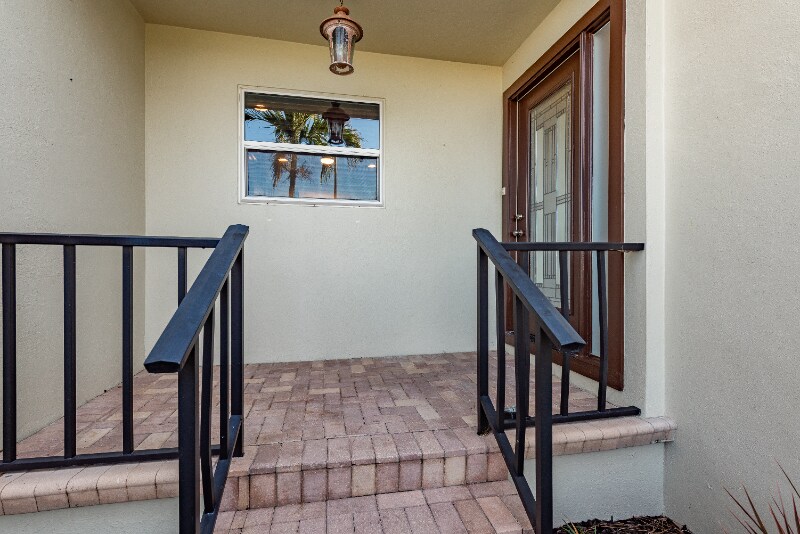 Building Photo - 2700 Bayshore Blvd