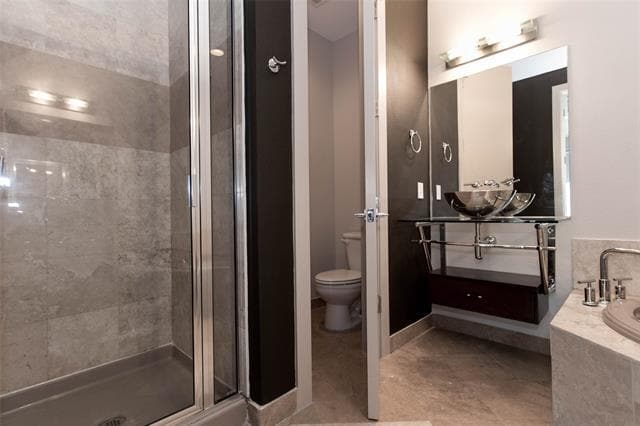 Building Photo - 706 Colten James Ln