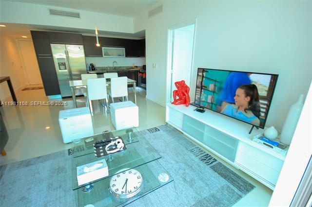 Building Photo - 950 Brickell Bay Dr