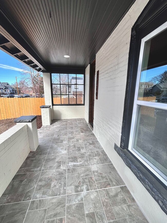 Building Photo - Newly Remodeled Home!