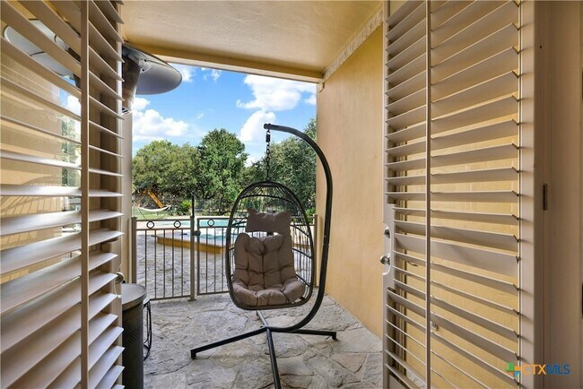 Building Photo - 9752 Trophy Oaks Dr