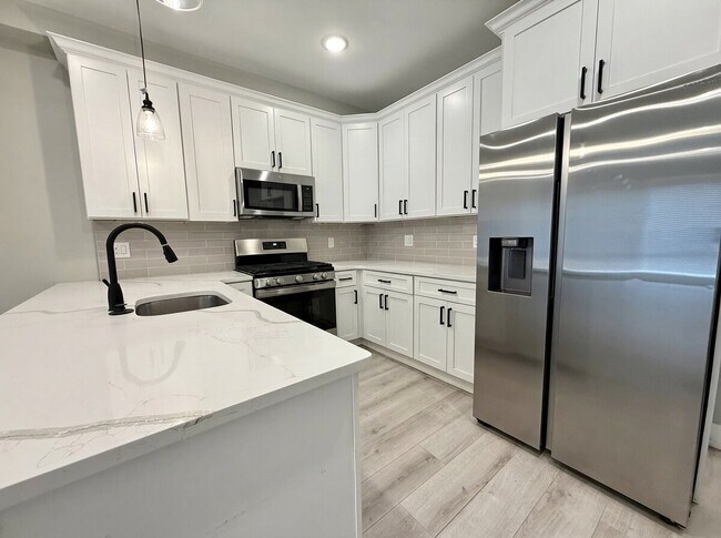 Building Photo - 809 N 17th St