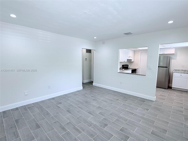 Building Photo - 2470 NE 182nd Terrace