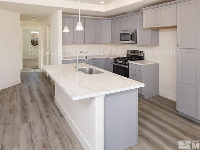 Building Photo - Newer Home in Dayton - Ready for Move-In 5/1/26!