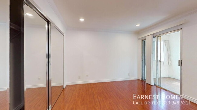 Building Photo - 5652 Yolanda Ave