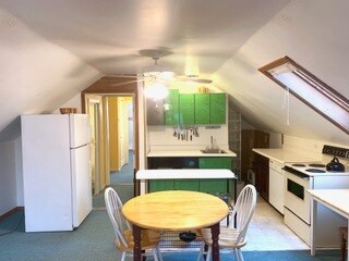 Building Photo - 226 6th St