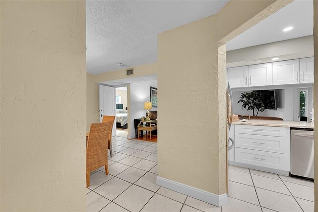 Building Photo - 3909 N Ocean Blvd
